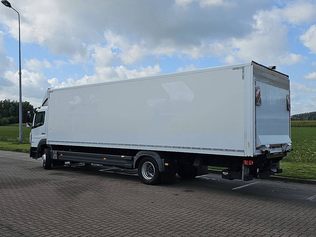 MERCEDES-BENZ ATEGO 1224 8.7m box lift airco