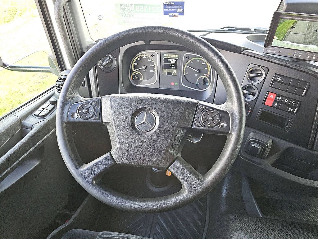 MERCEDES-BENZ ATEGO 1224 8.7m box lift airco