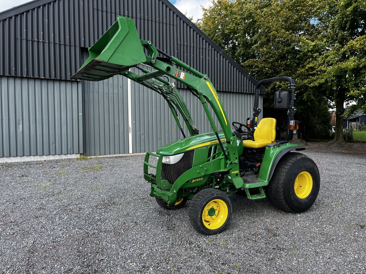 John Deere 3045r met voorlader 4wd gazonbanden