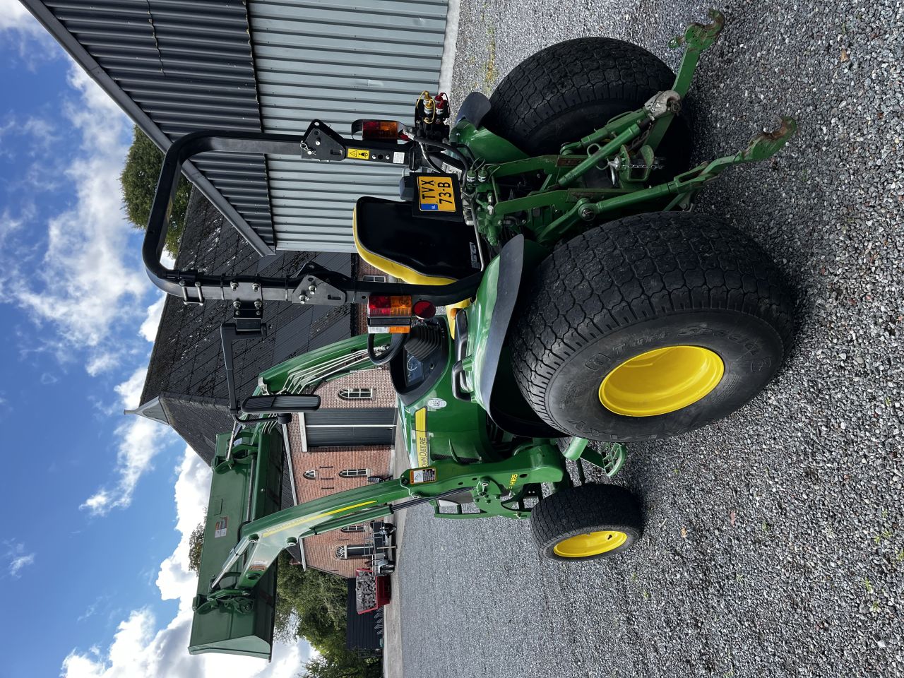 John Deere 3045r met voorlader 4wd gazonbanden