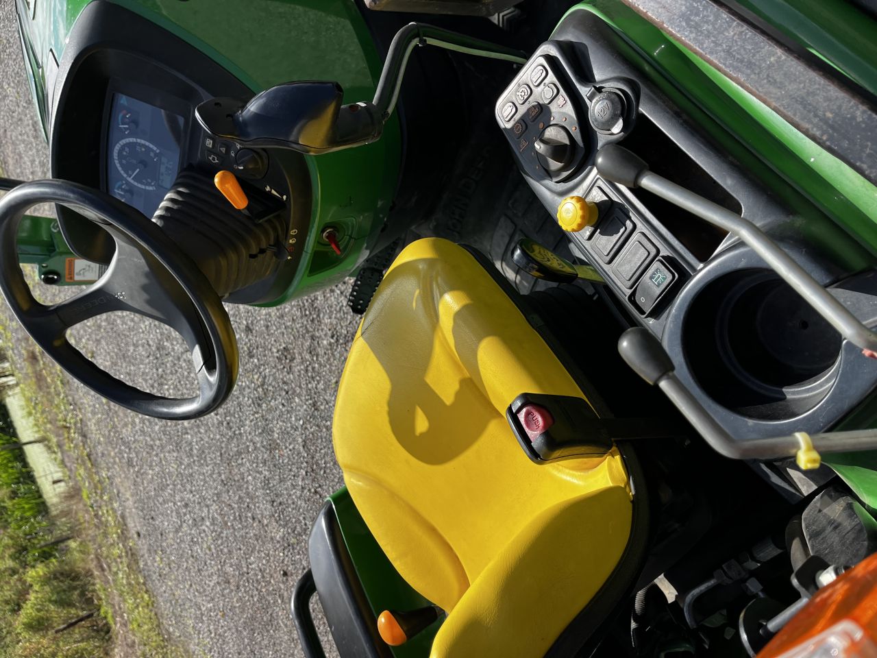 John Deere 3045r met voorlader 4wd gazonbanden