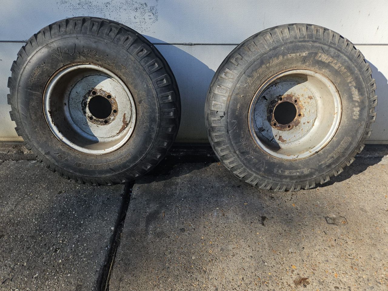 Gebruikte 11,5/80x15.3 Voorbanden voor Massey Ferguson