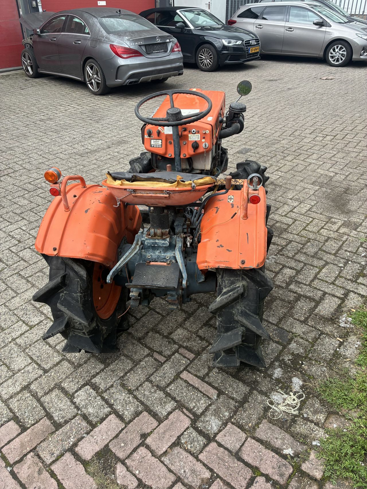 Kubota b7000 4wd met frees