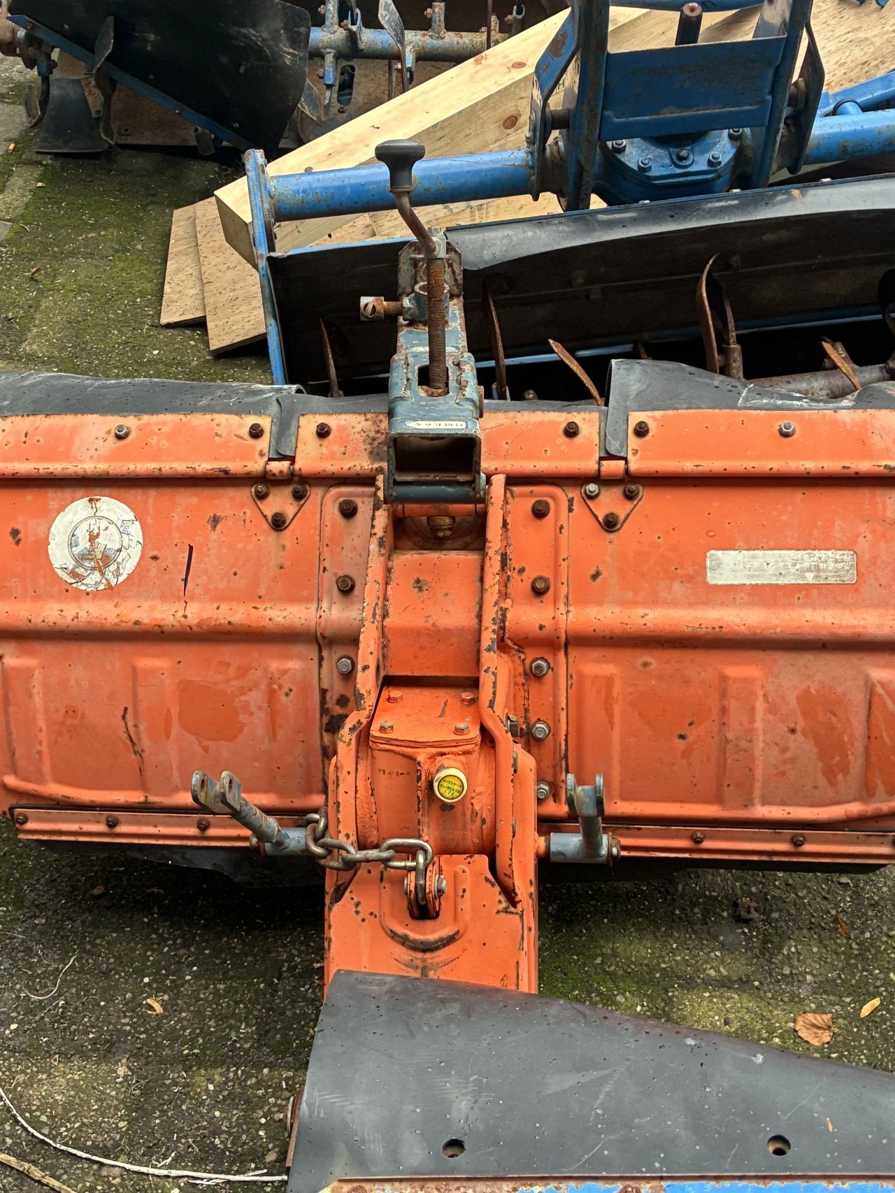 Kubota b7000 4wd met frees