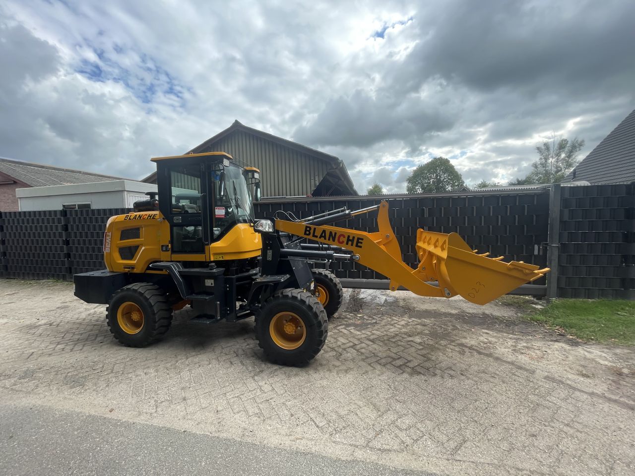 Hytec blanche shovel avant giant knikmops weidemann schaffer