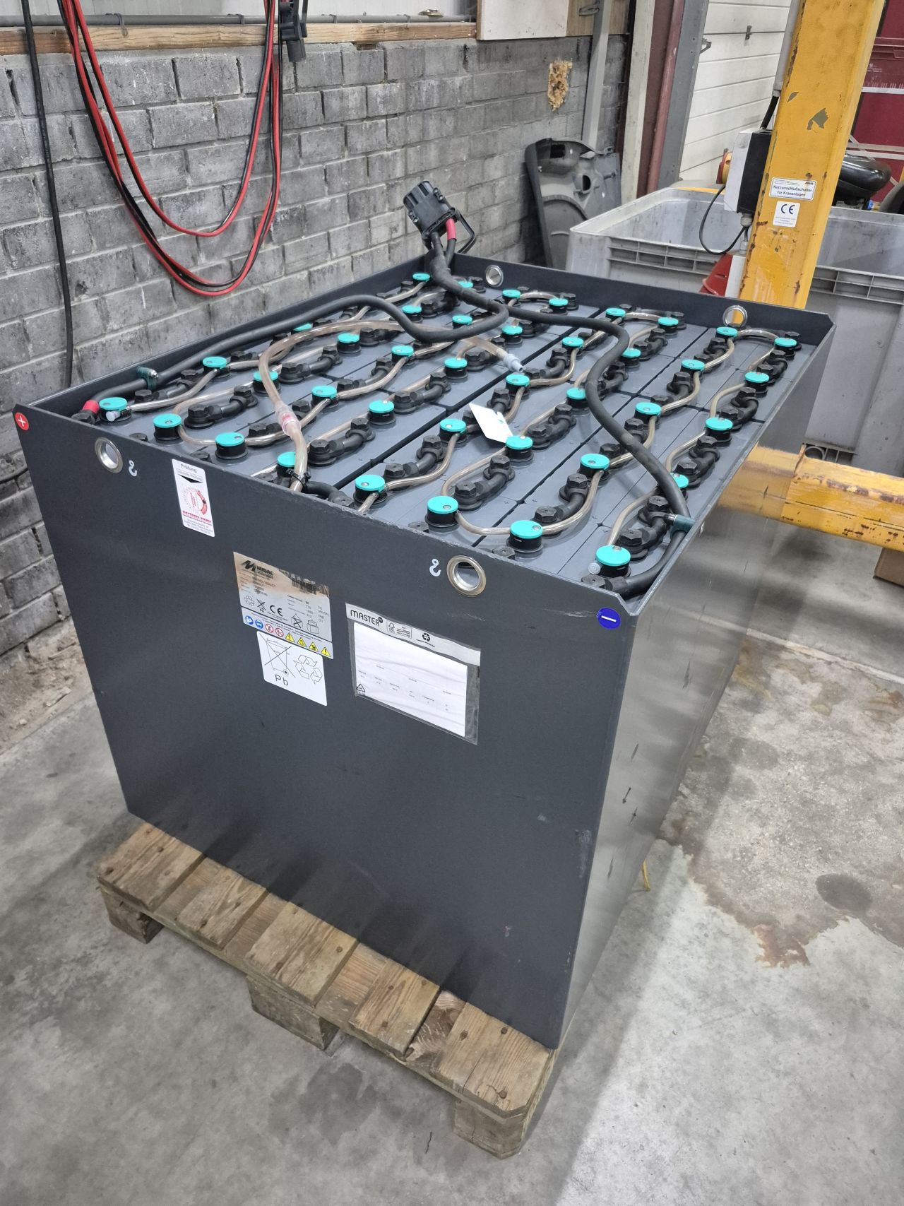 Midac 80v/775ah tractiebatterij bj 2020 c5 getest 92%