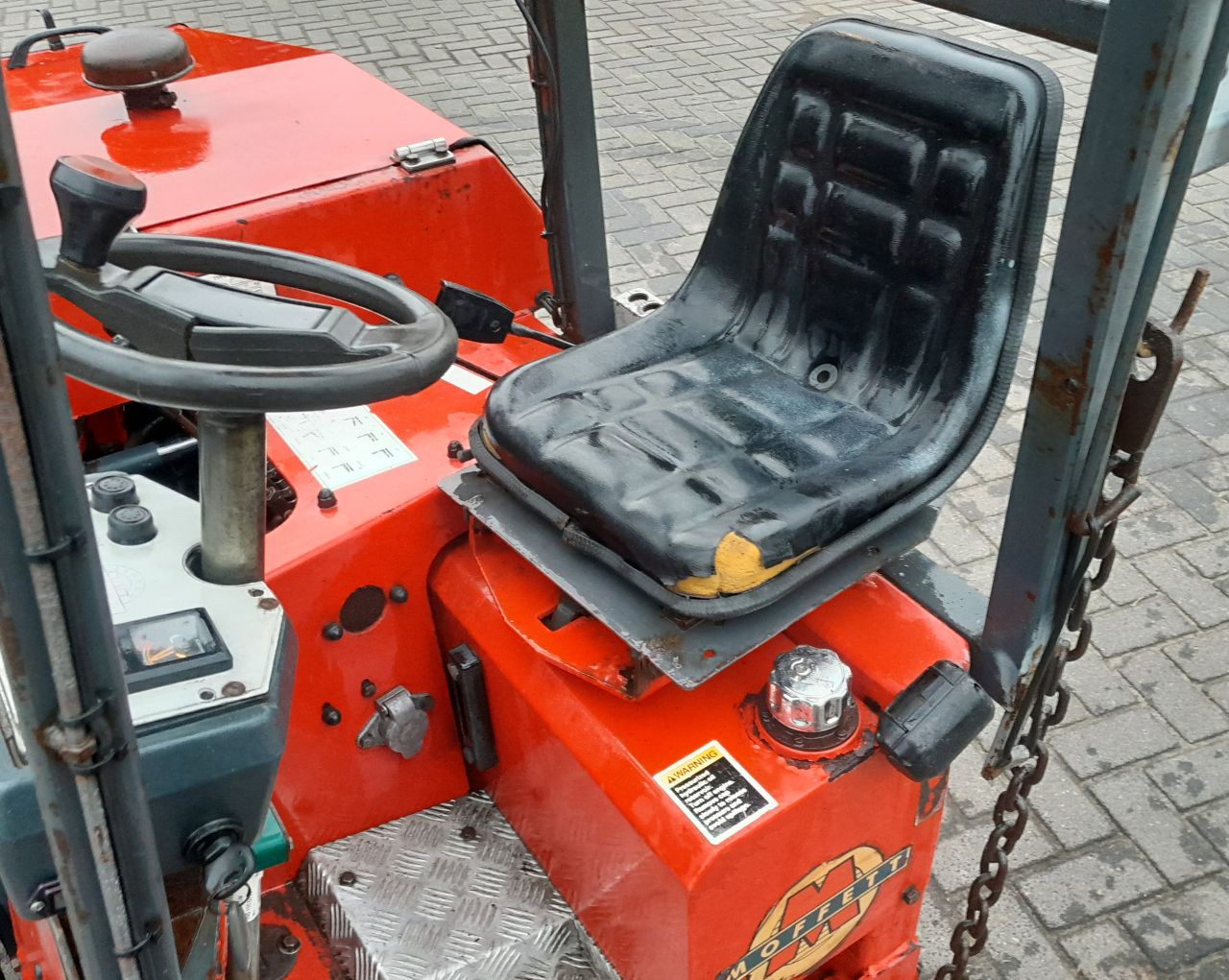 Moffet Terreinheftruck