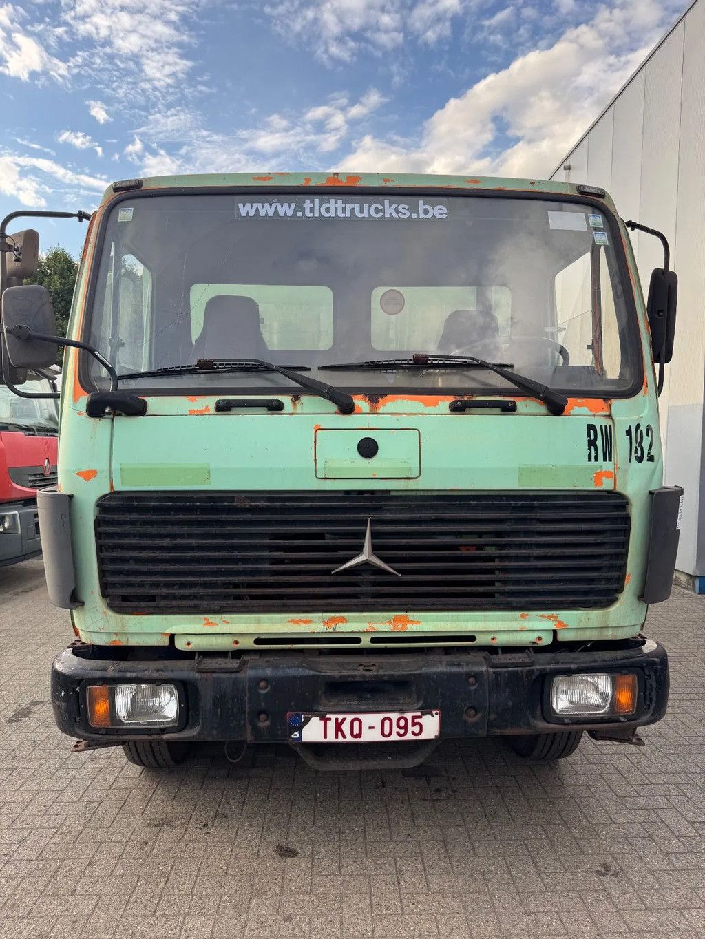 Mercedes-Benz 1617 **BELGIAN TRUCK-6CYL-FULL STEEL**