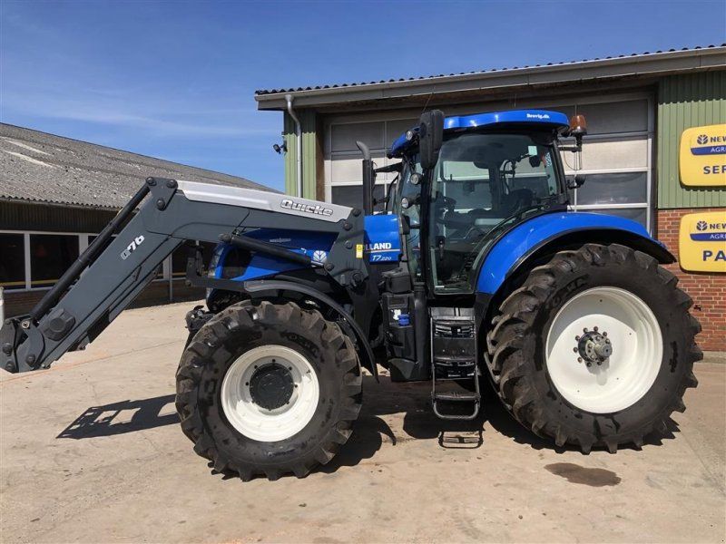New Holland T7.220 AC  Med Ålø Q76 læsser