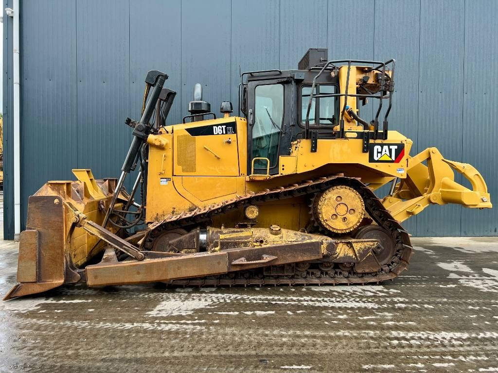 CAT D6T XL