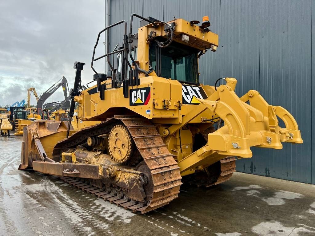 CAT D6T XL