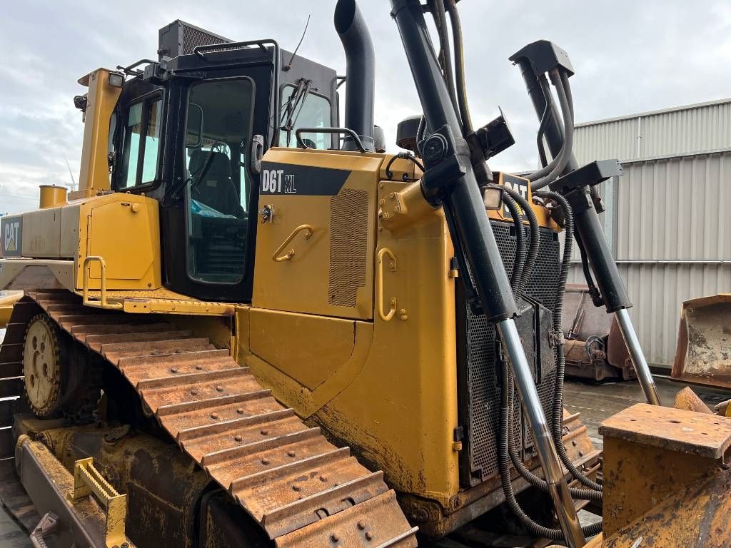 CAT D6T XL
