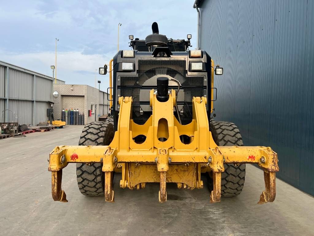 CAT 140M3