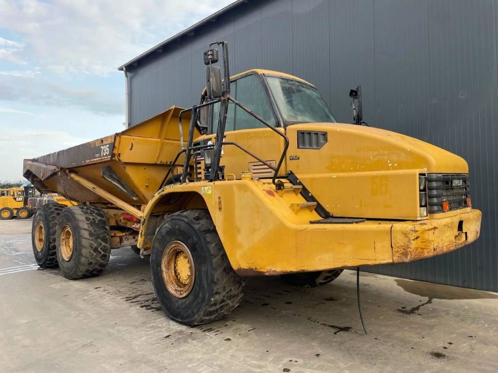 CAT 735