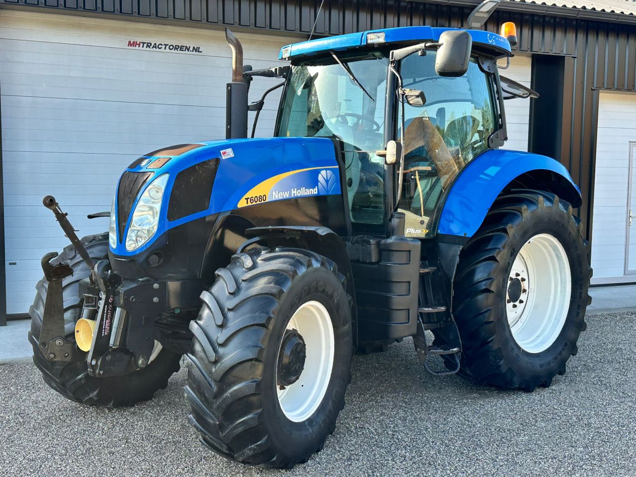 New Holland T6080