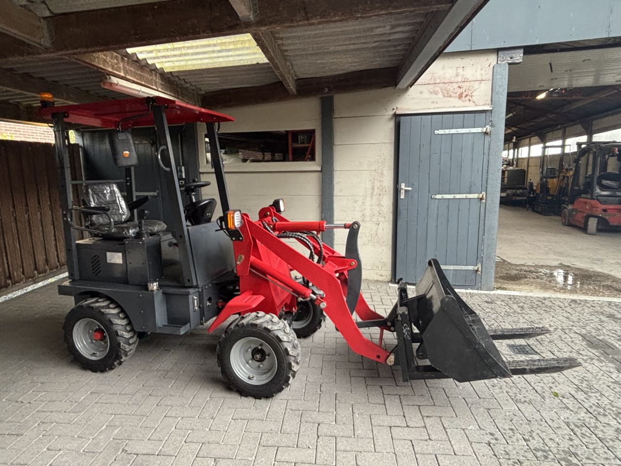Minishovel elektrisch Wcm sherpa giant Bobcat cmh