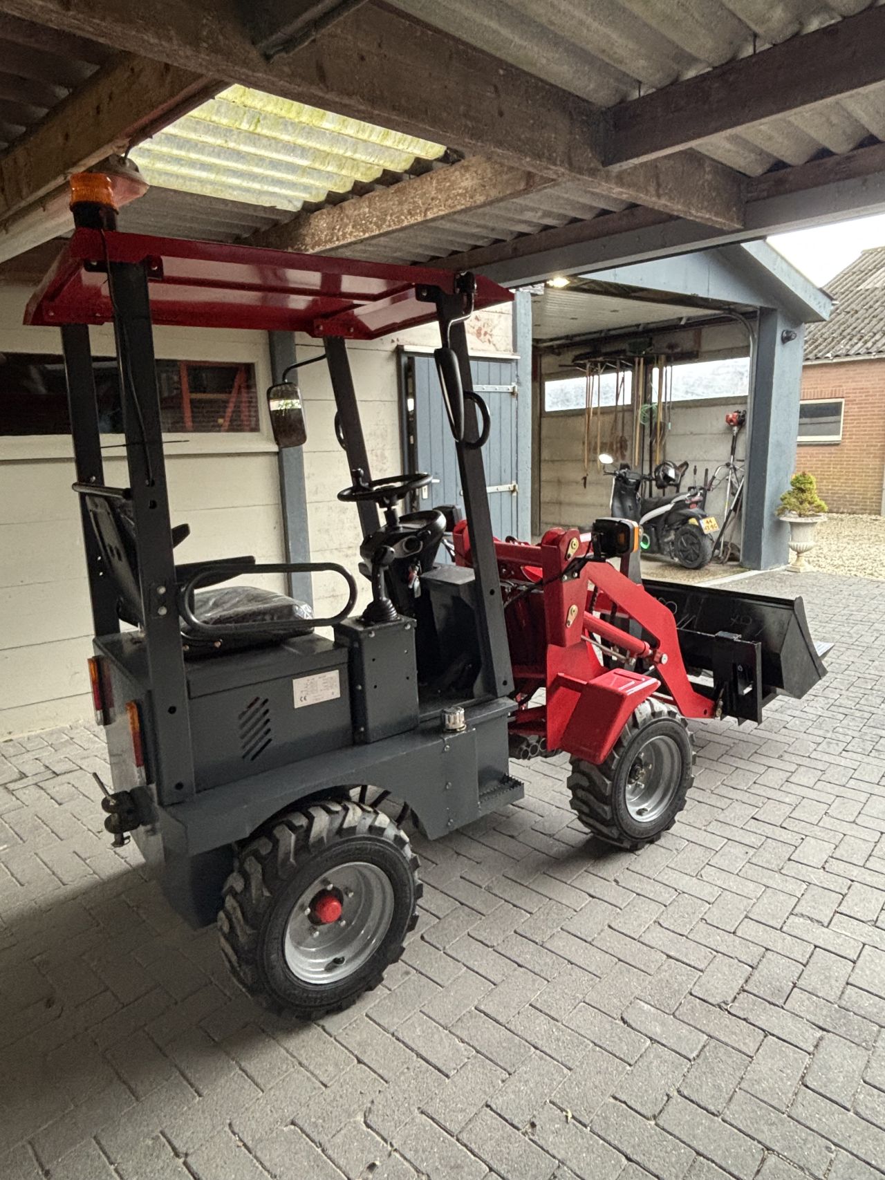 Minishovel elektrisch Wcm sherpa giant Bobcat cmh