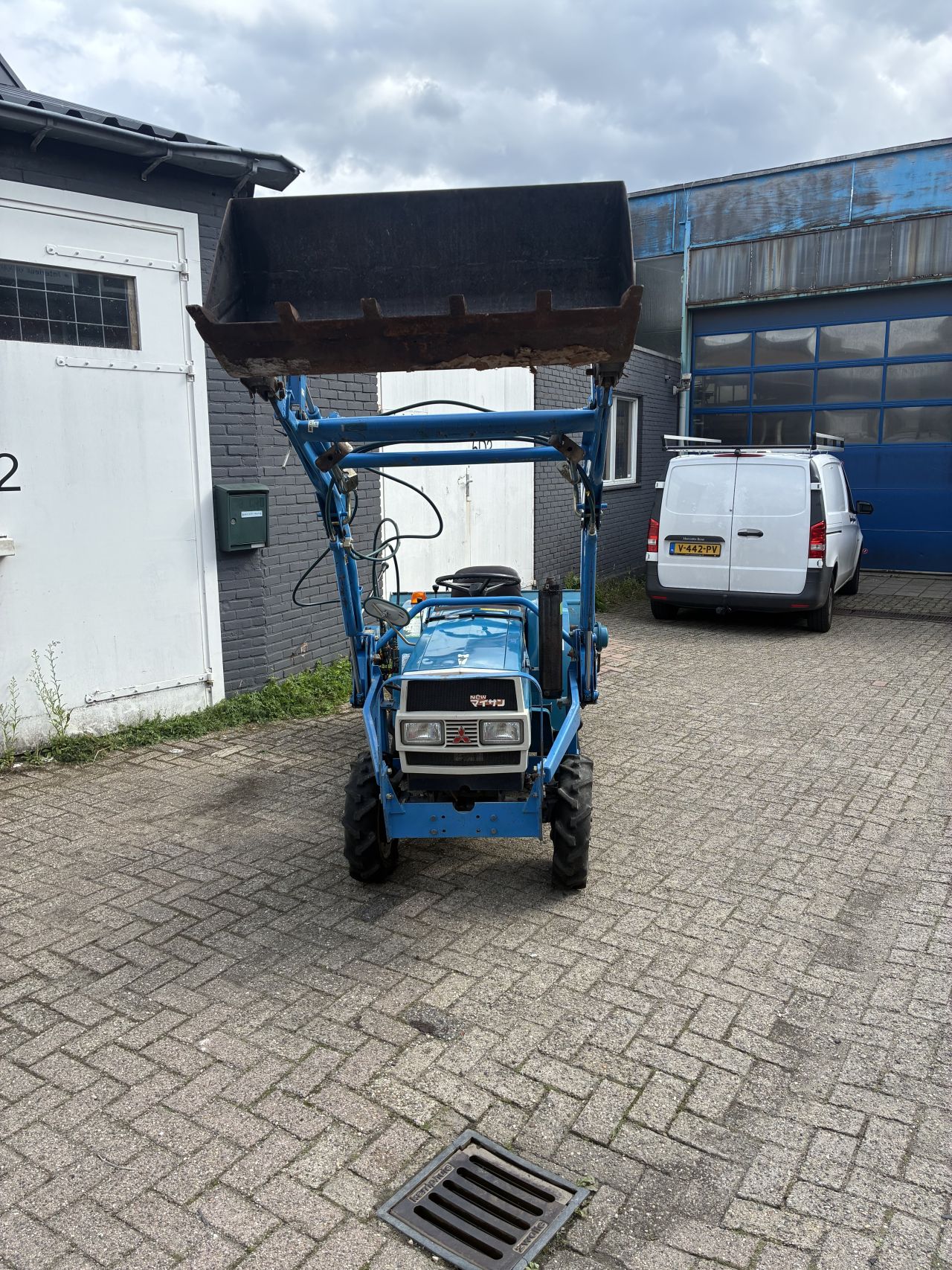 Mitsubishi mt1610 met voorlader