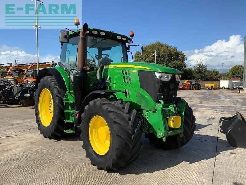 John Deere 6215r  (st24118)