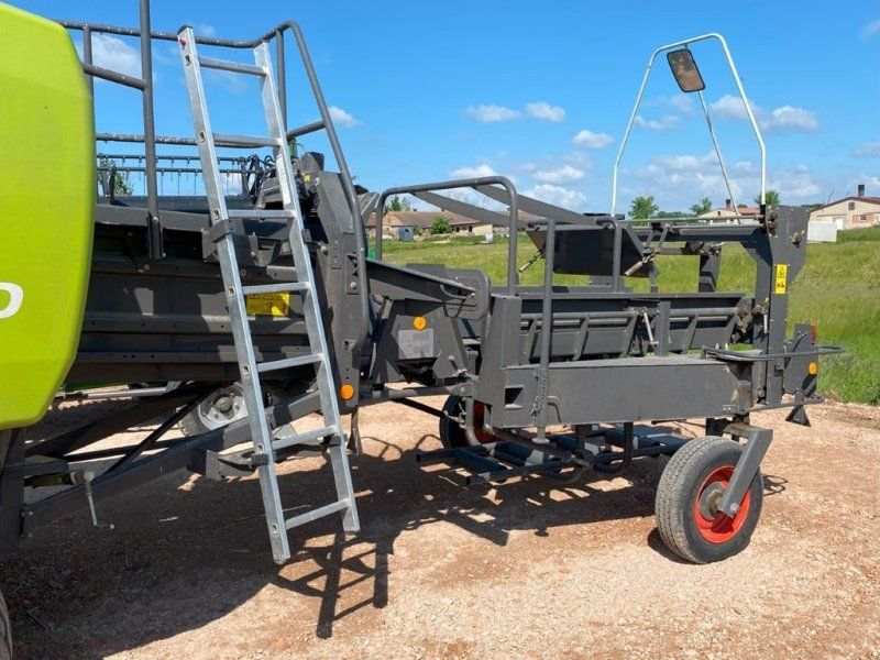 Claas Quadrant 4000 mit Sammelwagen