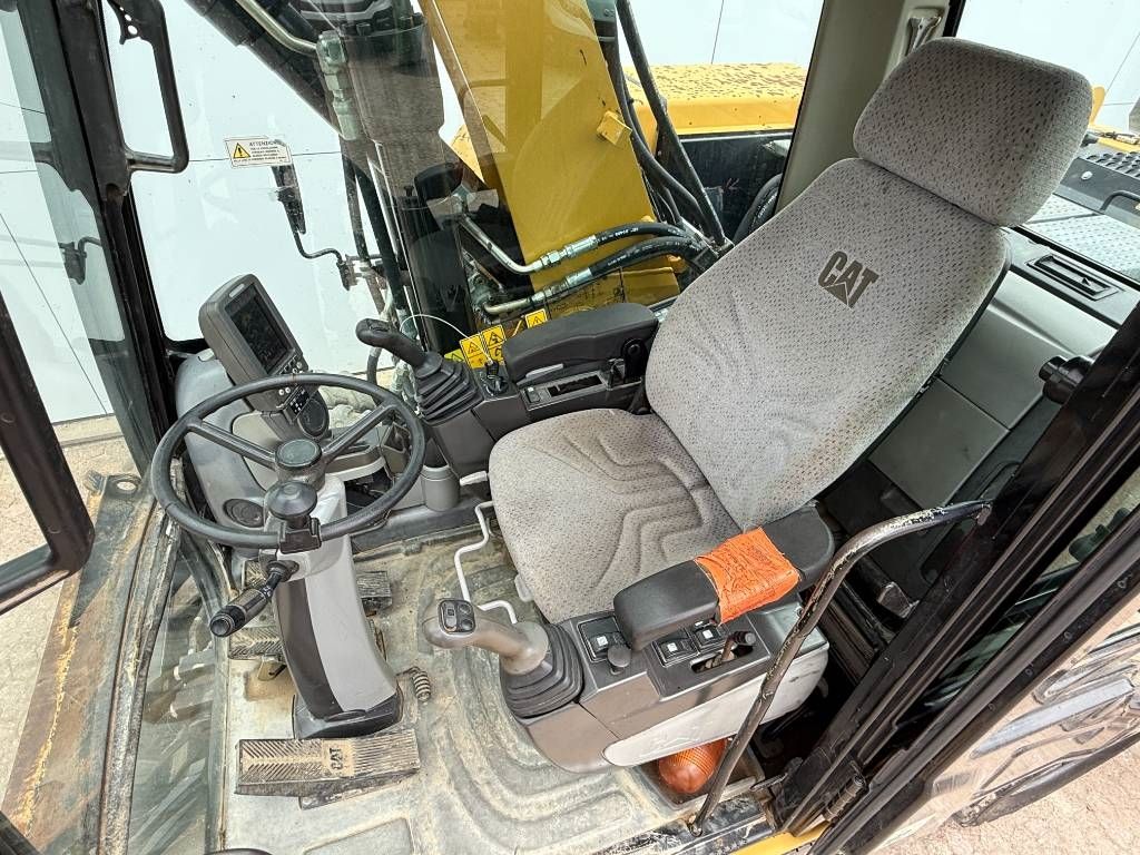 CAT M313D - Triple Boom / Quick Coupler / Camera