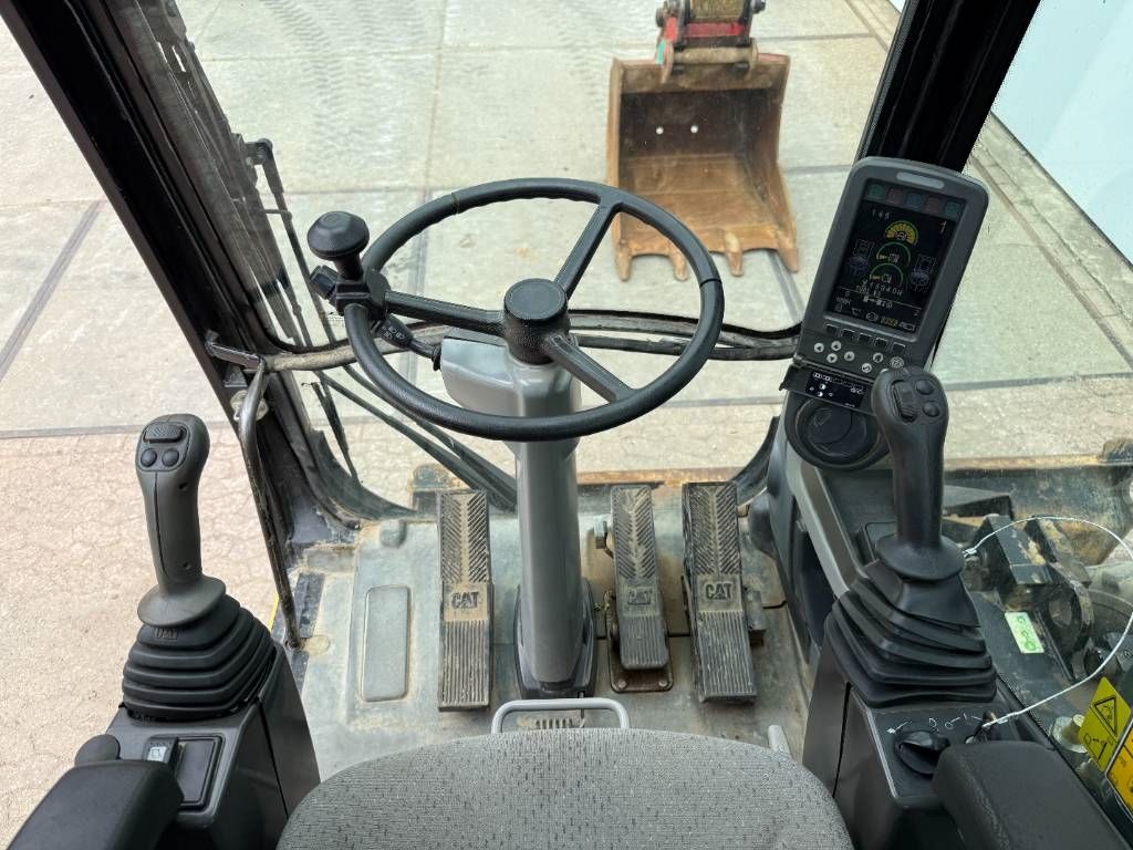 CAT M313D - Triple Boom / Quick Coupler / Camera