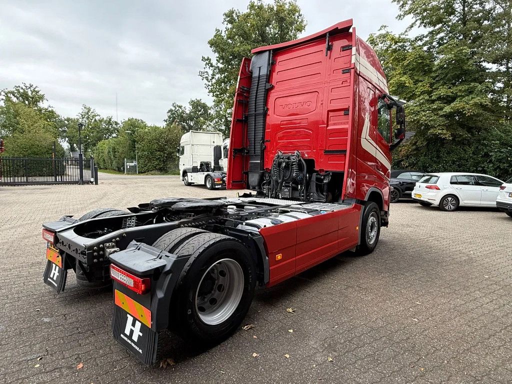 Volvo FH 460 4X2 Globetrotter XL 2x tank NL Truck