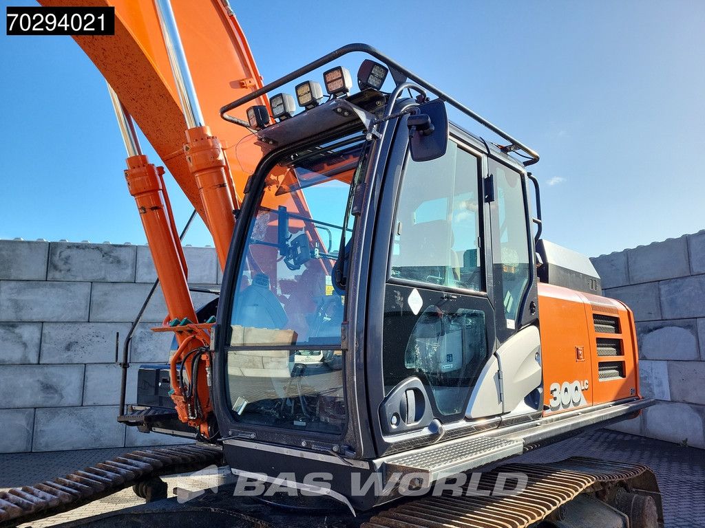 Hitachi ZX300 LC -6
