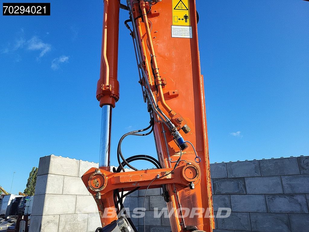 Hitachi ZX300 LC -6