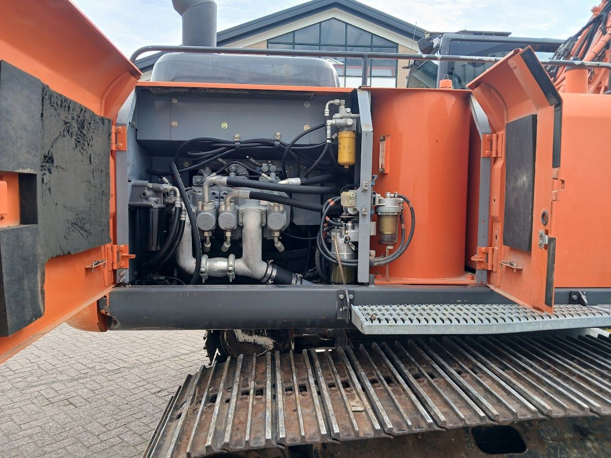 HItachi ZX210LC_-5B
