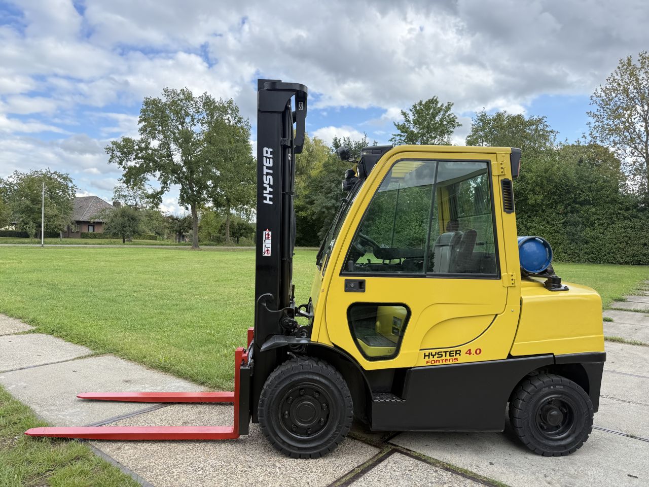 Hyster 4000KG LPG heftruck cabine 4 ventielen 7400uur BJ2012