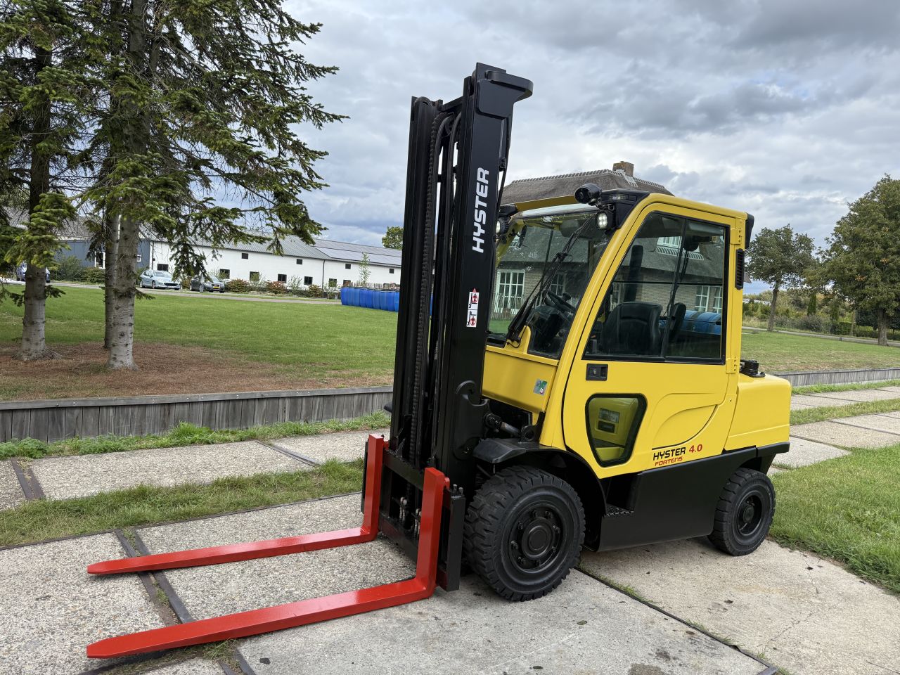 Hyster 4000KG LPG heftruck cabine 4 ventielen 7400uur BJ2012
