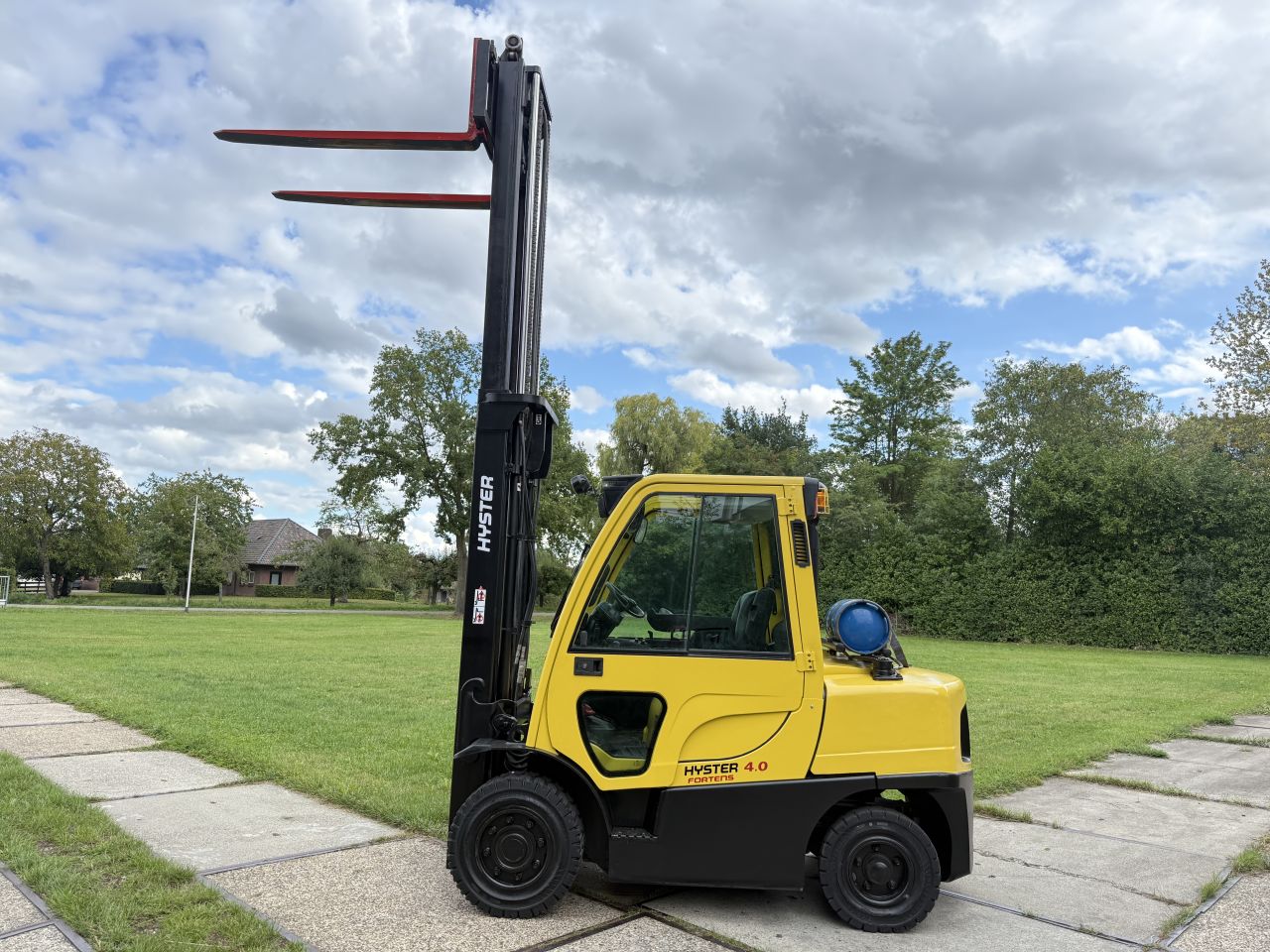 Hyster 4000KG LPG heftruck cabine 4 ventielen 7400uur BJ2012