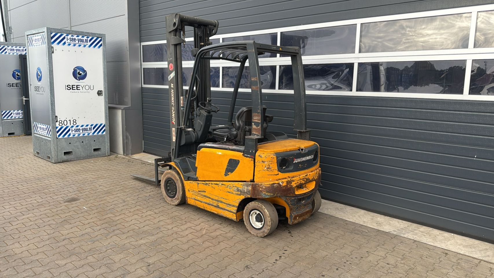 Jungheinrich EFGVac 25 MP bj 2003 accu2003 trippel mast