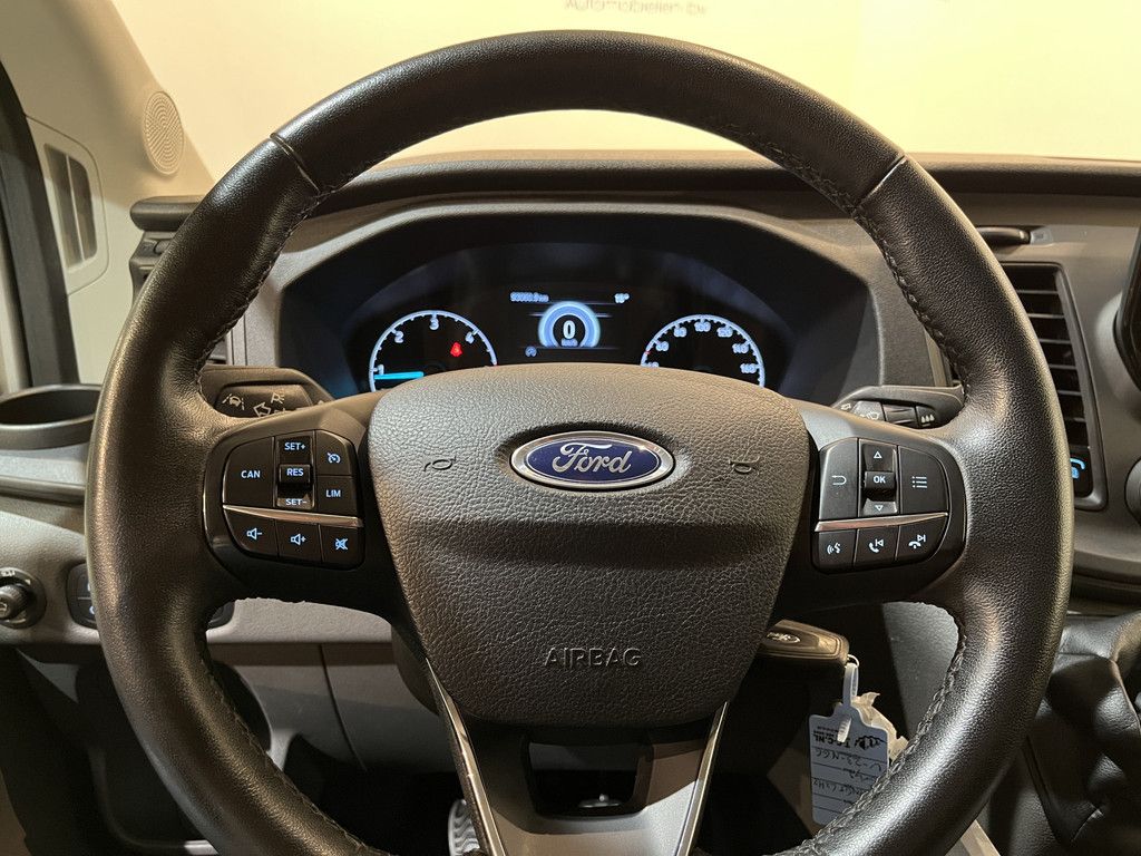 Ford Transit 2.0 TDCI L2H2 Trend 130 PK / Euro 6 / Airco / Cruise Control / CarPlay / Camera / Trekhaak / Navigatie / 3-Zits / 93.000 KM !!