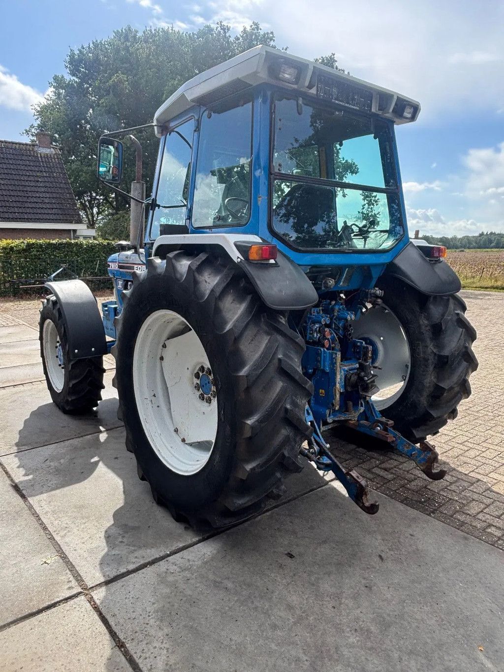 Ford 7810