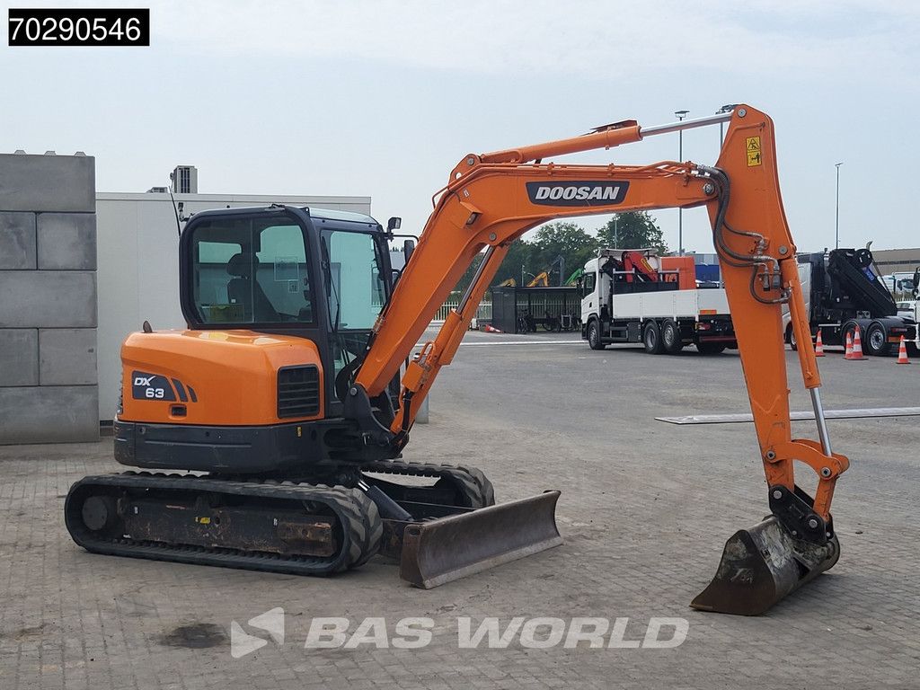 Doosan DX63-3