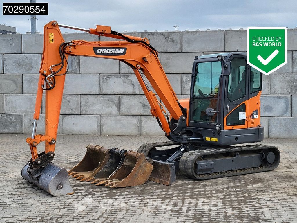 Doosan DX63-3