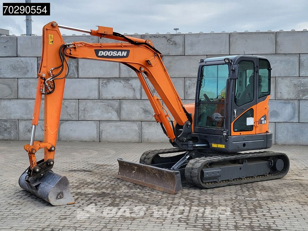 Doosan DX63-3