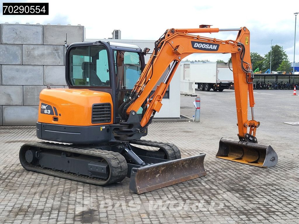 Doosan DX63-3