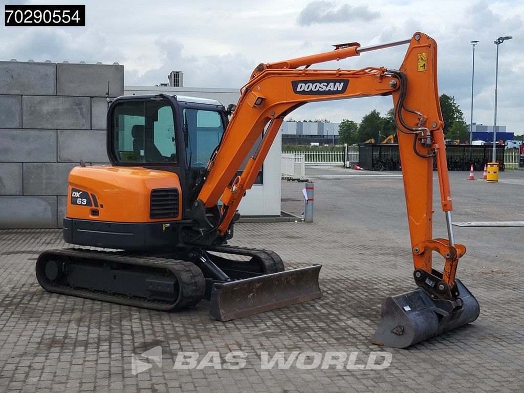 Doosan DX63-3