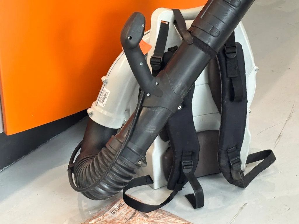 Stihl Gebruikte ruggedragen bladblazer br500 br600