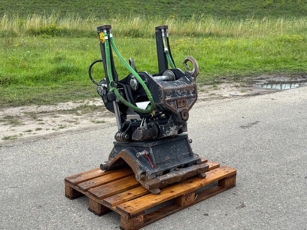 Doosan Draaikantelstuk Steelwrist X12 CW30