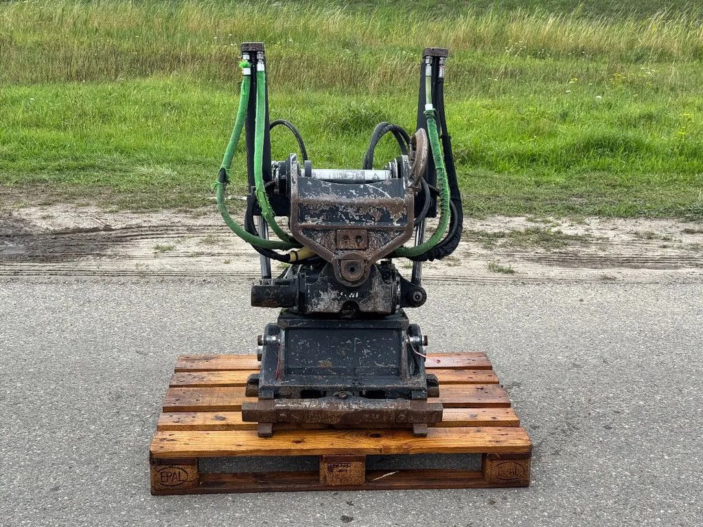 Doosan Draaikantelstuk Steelwrist X12 CW30