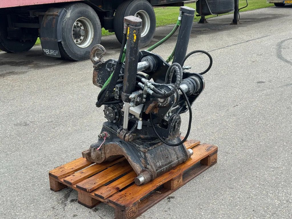 Doosan Draaikantelstuk Steelwrist X12 CW30