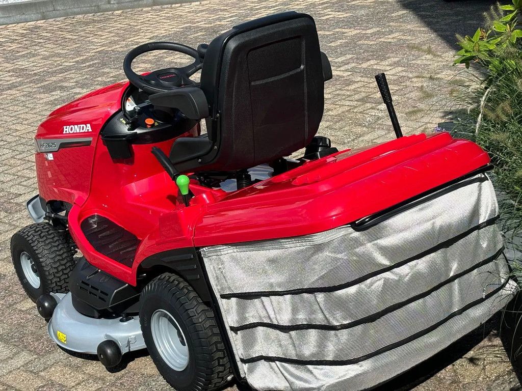 Honda HF2625 zitmaaier Demo bj2024 jong gebruikt