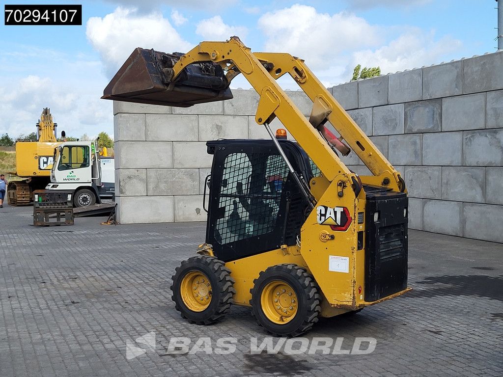 Caterpillar 226 D3 BUCKET + FORKS