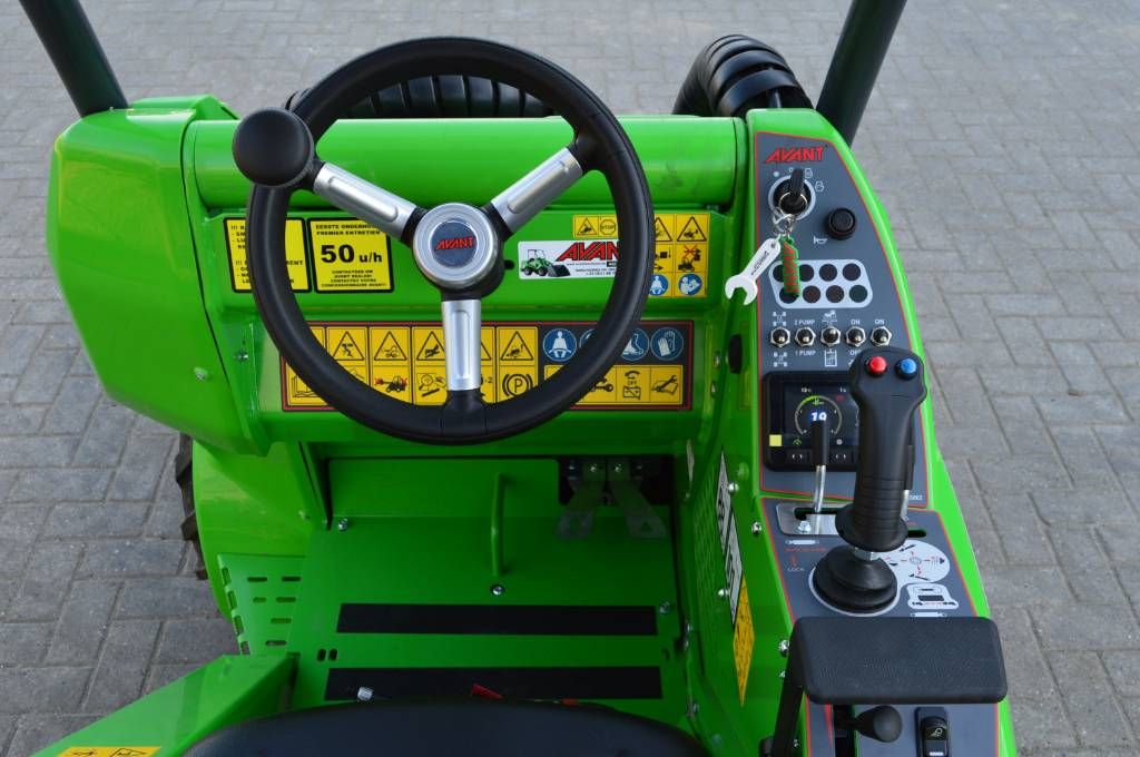 Avant 523 TDL Kniklader/Shovel