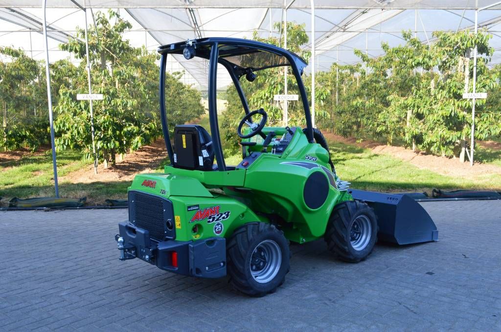 Avant 523 TDL Kniklader/Shovel