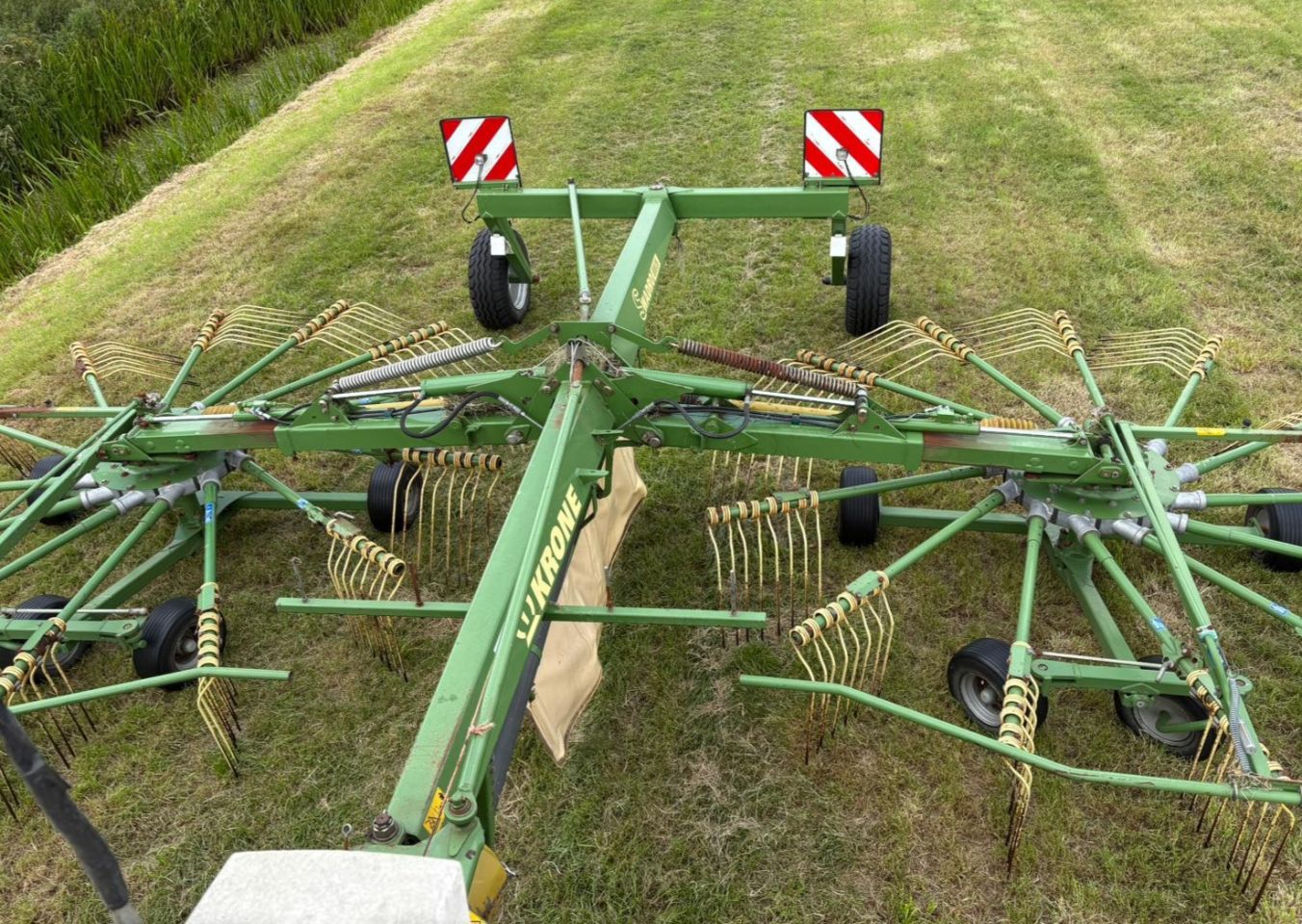 Krone 800/26 hark / rugger. Goede staat !!